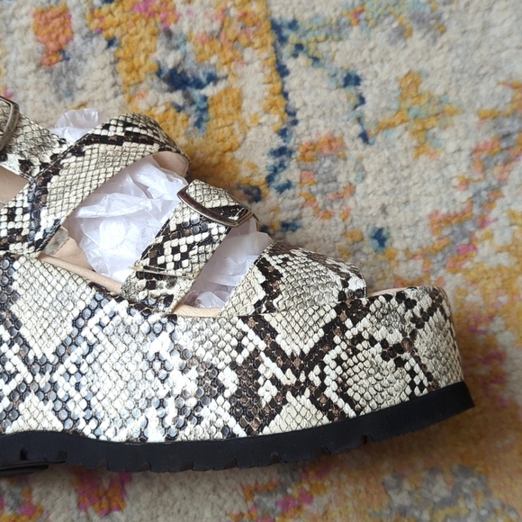 Free People Chelsea Embossed Snake Print Strappy Platform Sandals Beige Black 38 - Picture 10 of 16